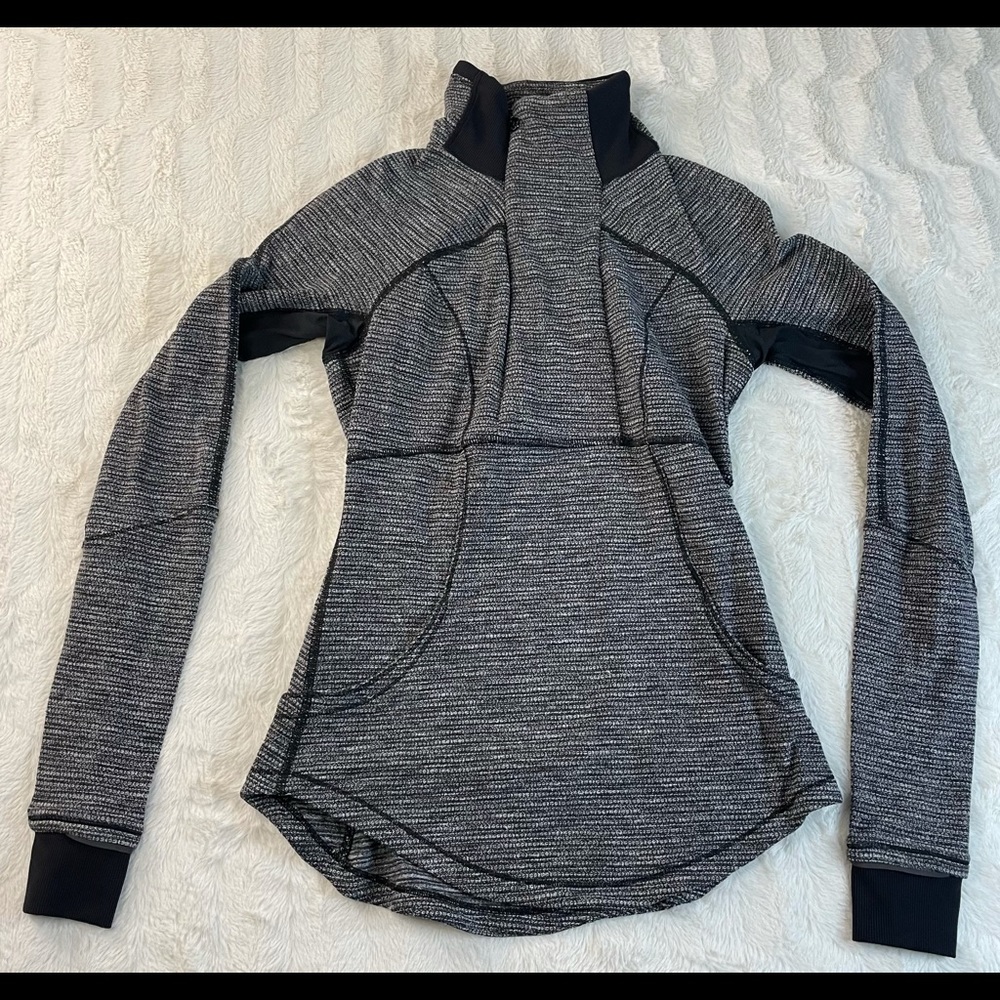 Lululemon size 4 mock neck variegated knit sweatshirt